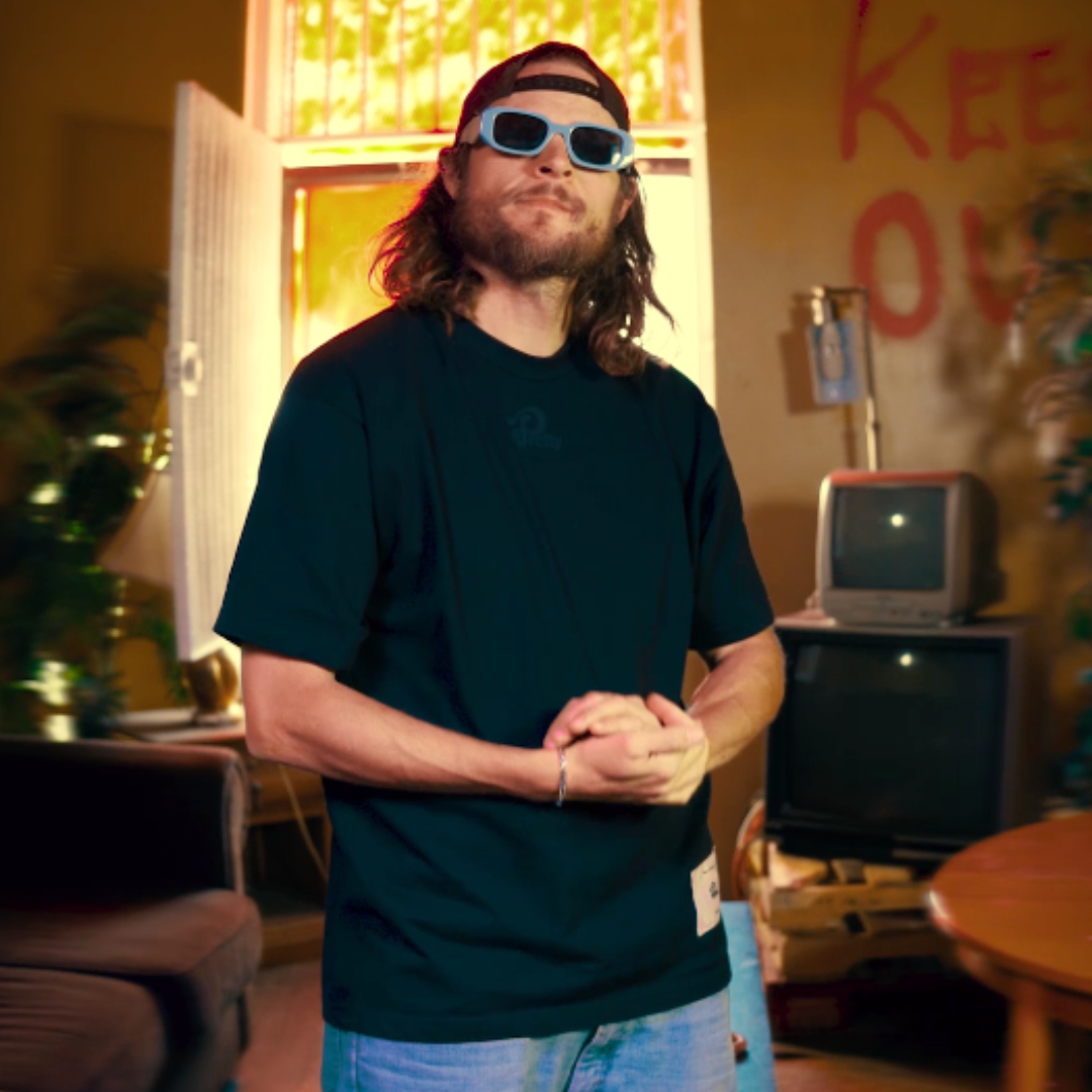 THE PRETTY COMFY T-SHIRT  - BLACK